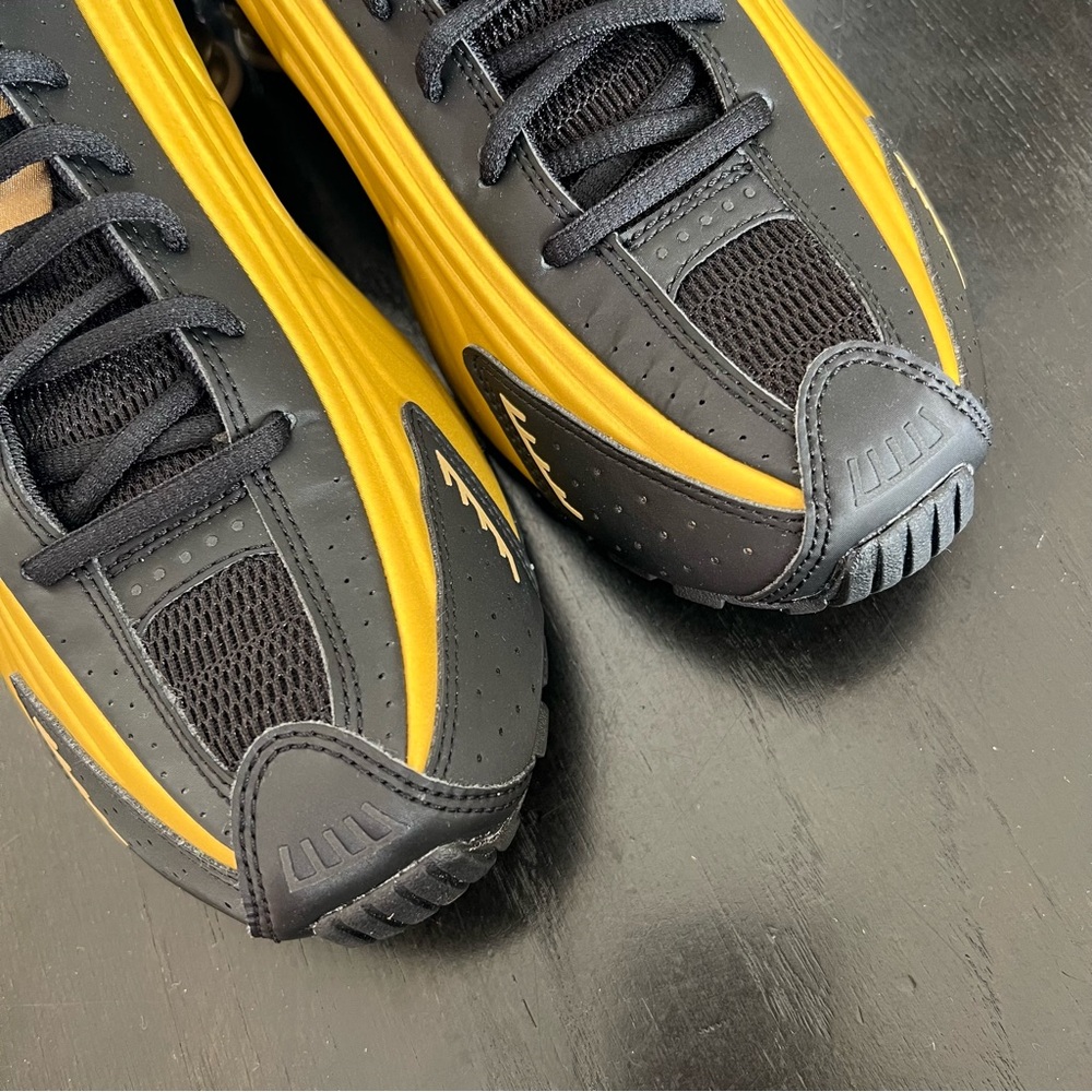 ✔️New✔️ NIKE Shox R4 'Metallic Gold' - Picture 6 of 11